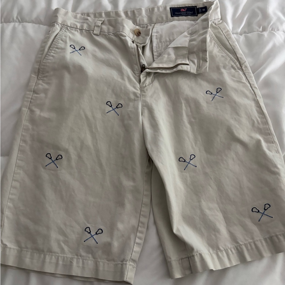 Vineyard Vines Cream and Blue Flat Front Lax design Shorts